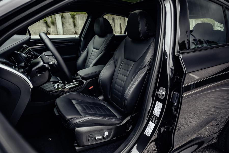 Интерьер Alpina XD4 Allrad (G02) 2018 года  (WW) (фото 30 из 34)